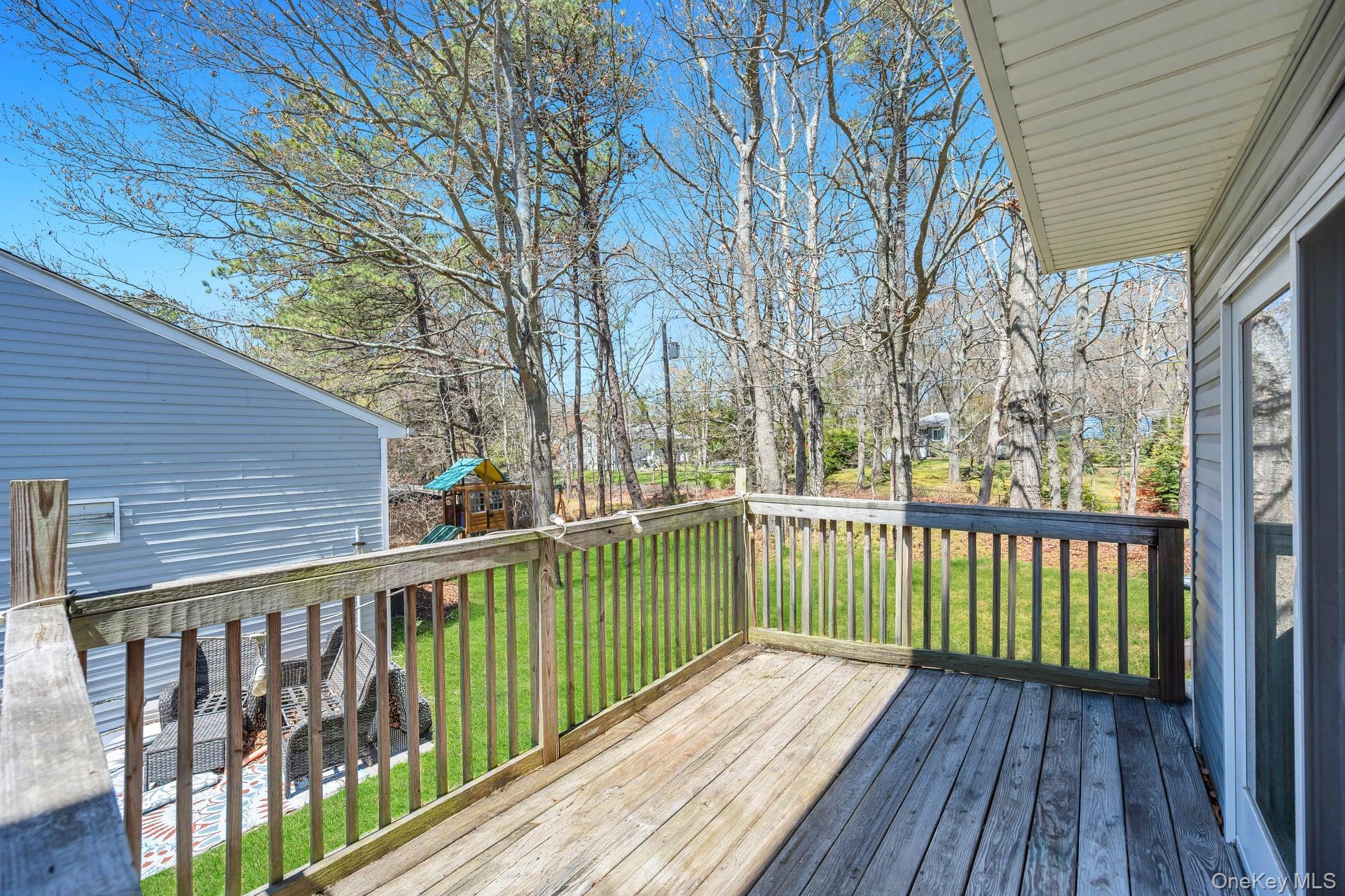Single Family Oak  Suffolk County, NY 11901, MLS-992190-33
