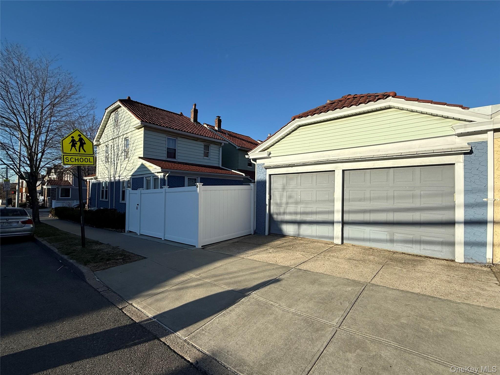 Single Family 79th Queens, NY 11385, MLS-992221-2