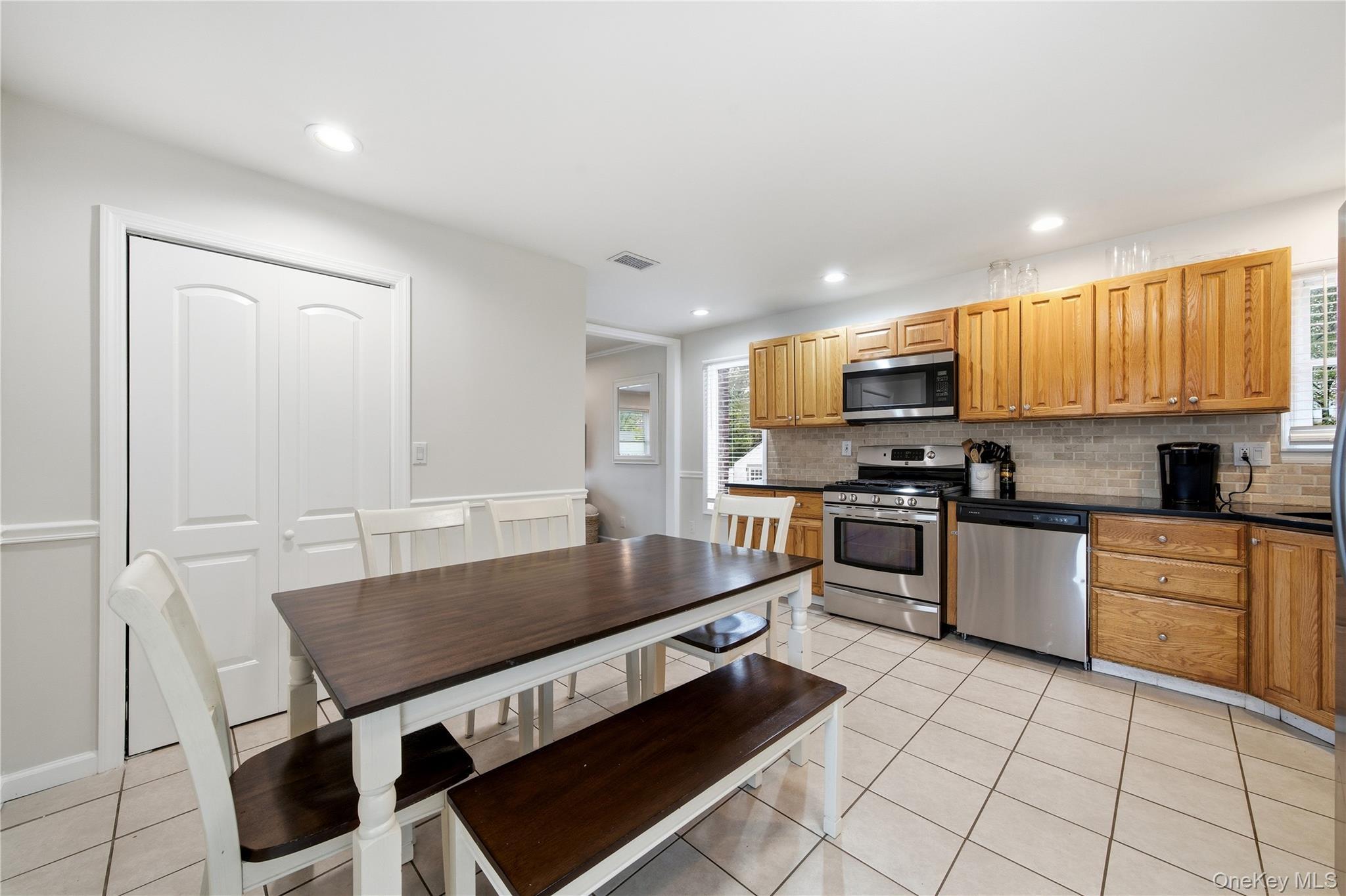 Single Family Woodlawn  Suffolk County, NY 11780, MLS-992300-10