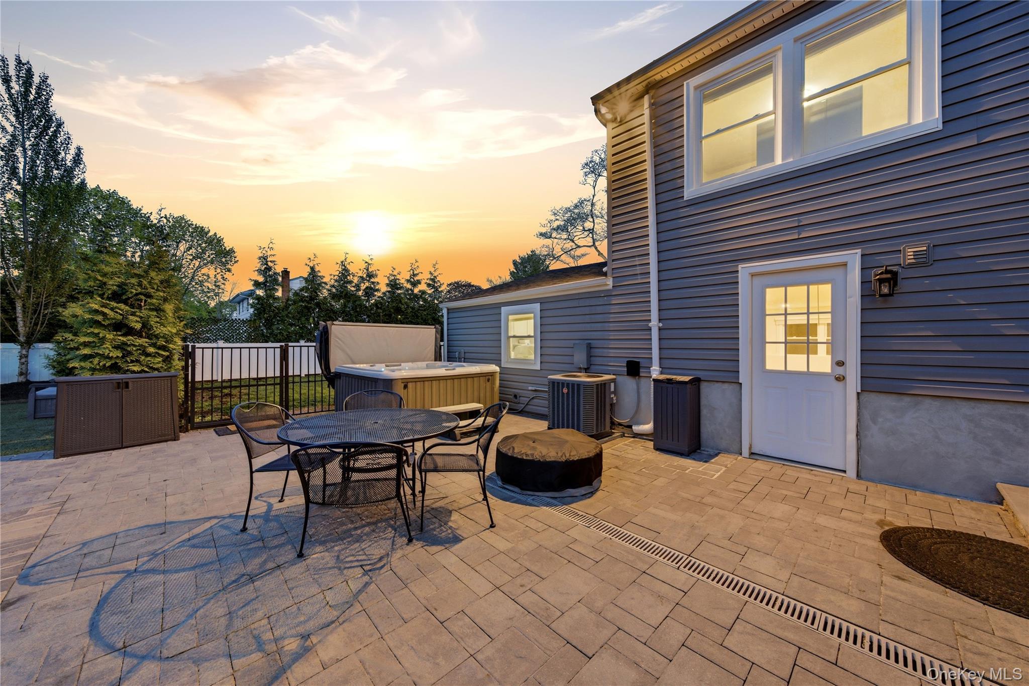 Single Family Woodlawn  Suffolk County, NY 11780, MLS-992300-27