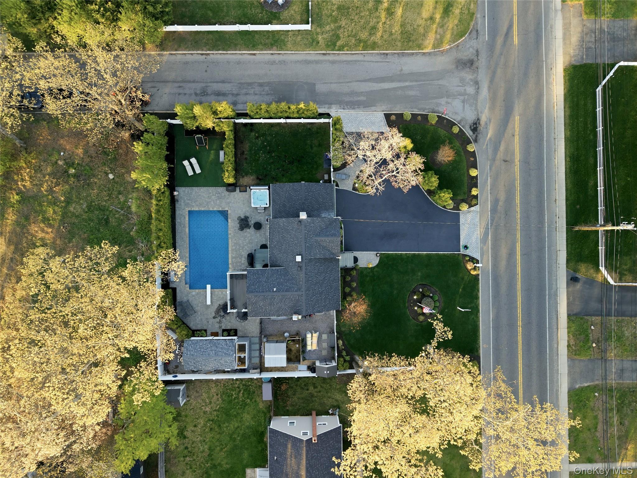 Single Family Woodlawn  Suffolk County, NY 11780, MLS-992300-31