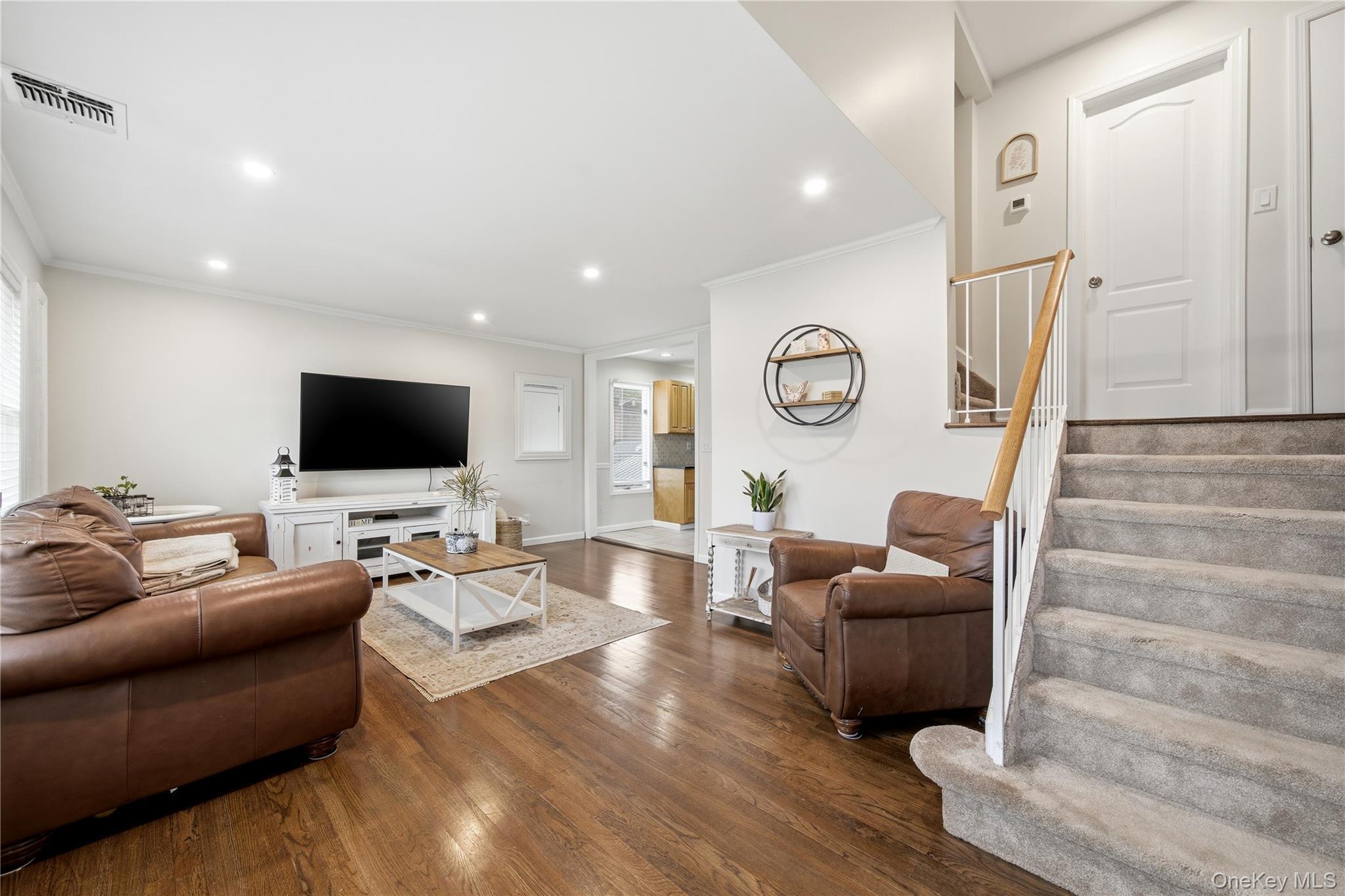 Single Family Woodlawn  Suffolk County, NY 11780, MLS-992300-4