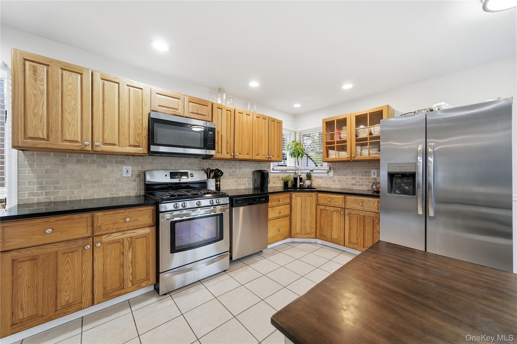 Single Family Woodlawn  Suffolk County, NY 11780, MLS-992300-8