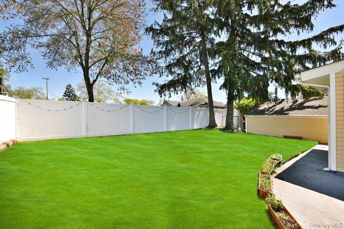 Single Family Preston  Nassau County, NY 11554, MLS-992312-25