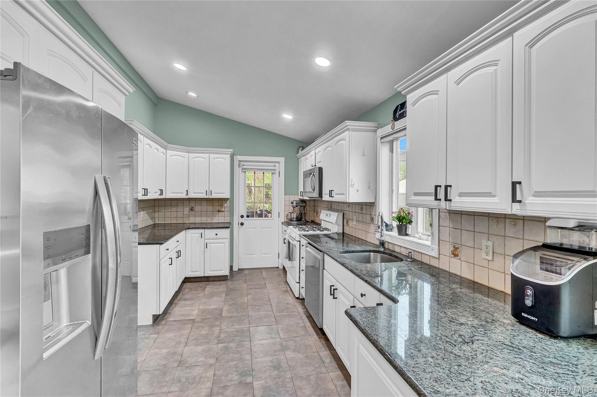 Single Family Norman Drive Nassau County, NY 11554, MLS-992364-12