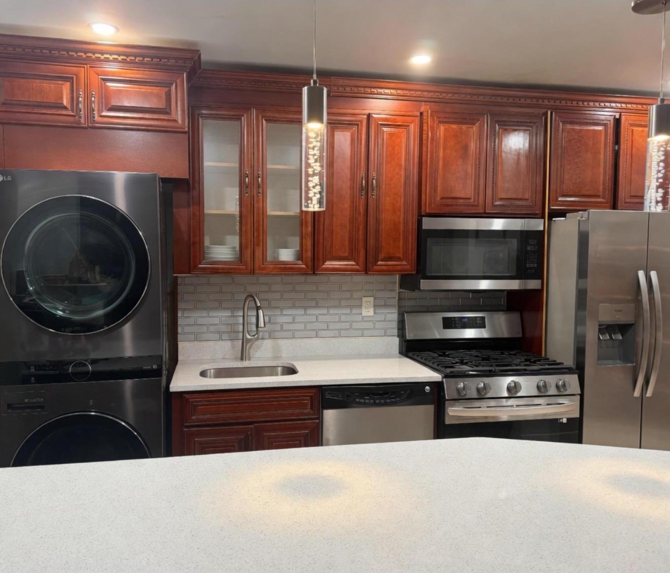 Single Family Lurting  Bronx, NY 10469, MLS-992376-2