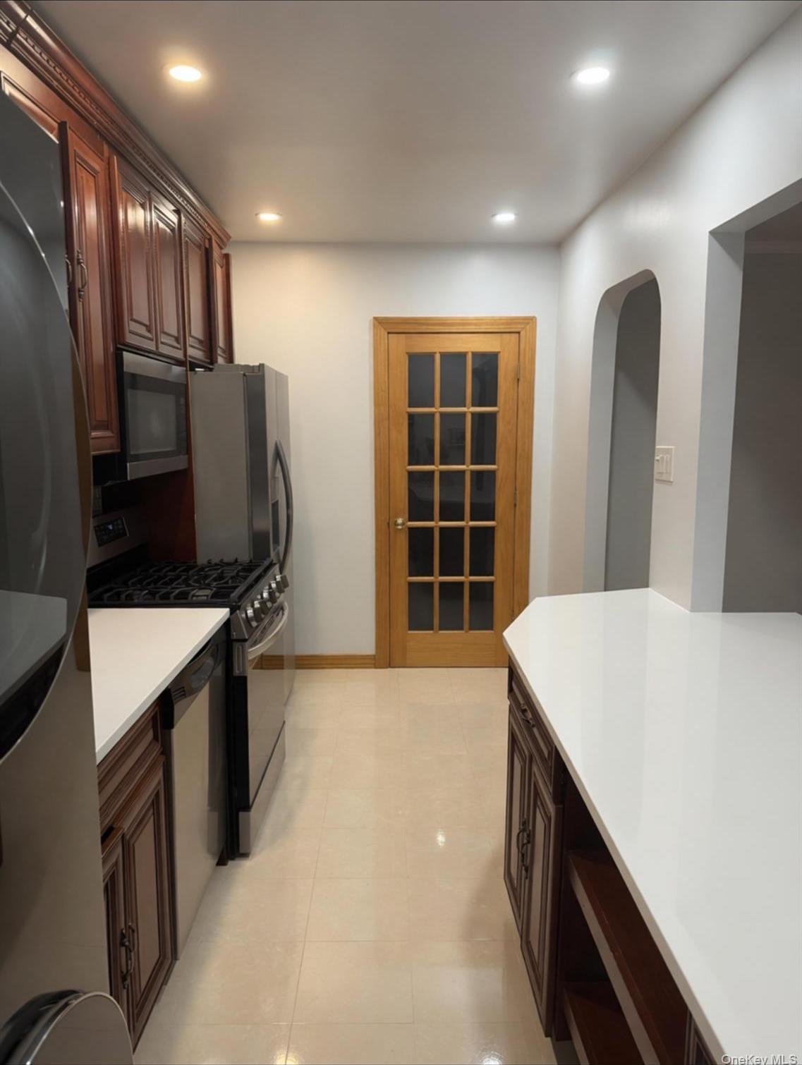 Single Family Lurting  Bronx, NY 10469, MLS-992376-3