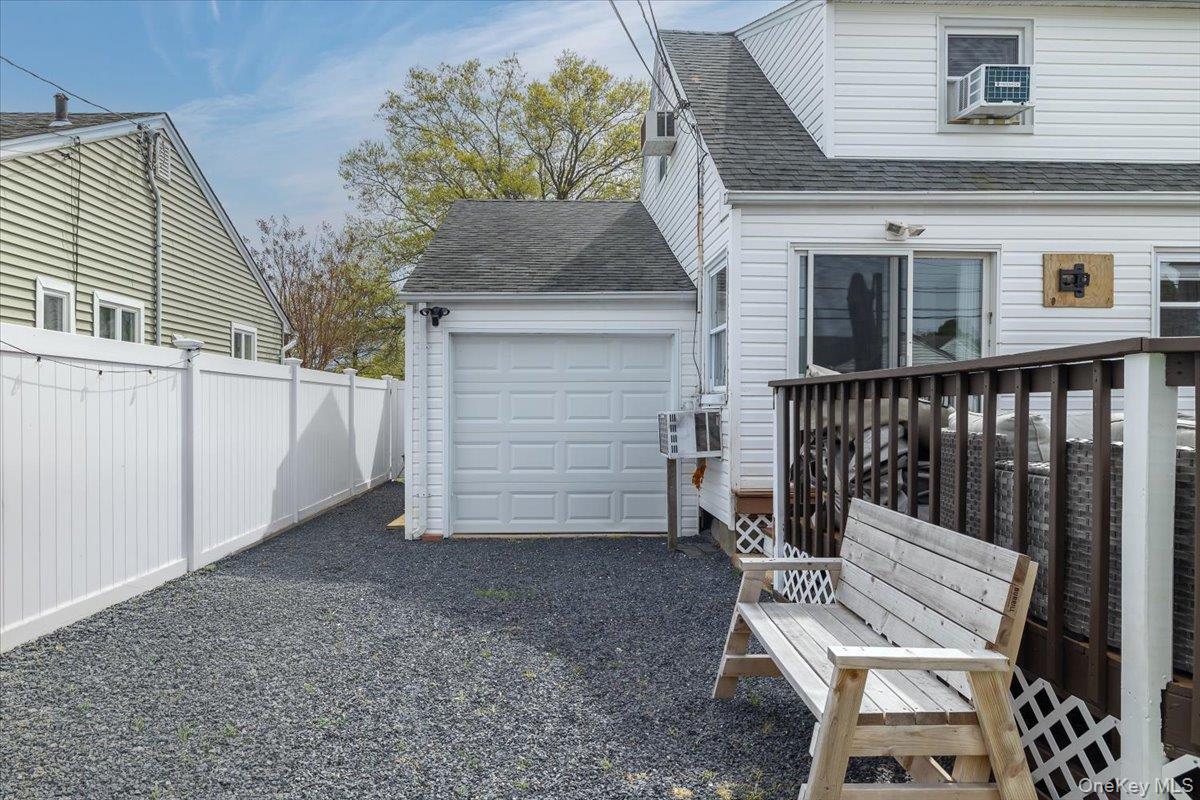 Single Family Southview  Nassau County, NY 11793, MLS-992395-23