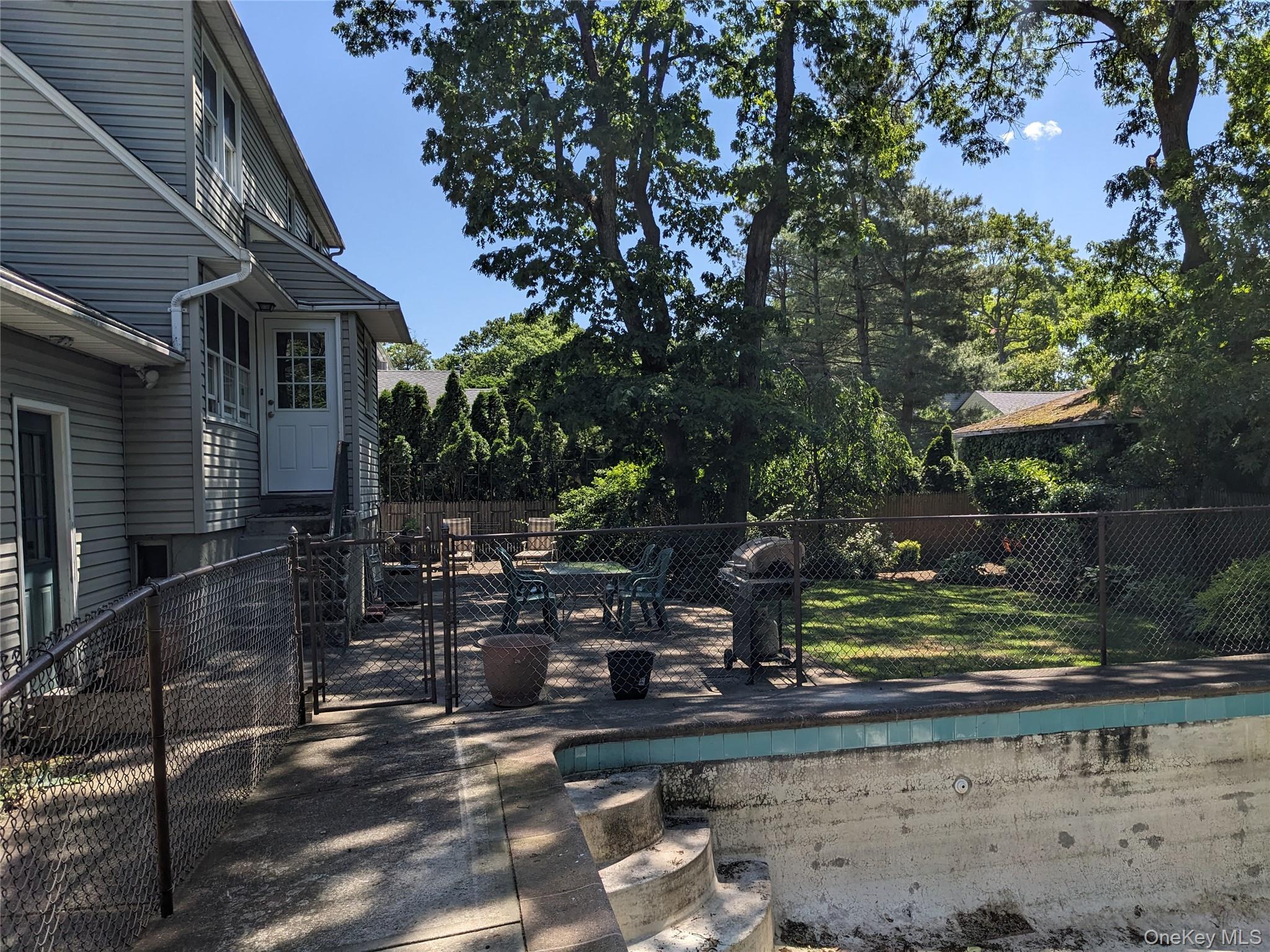 Single Family Rhode Island  Nassau County, NY 11758, MLS-992438-11