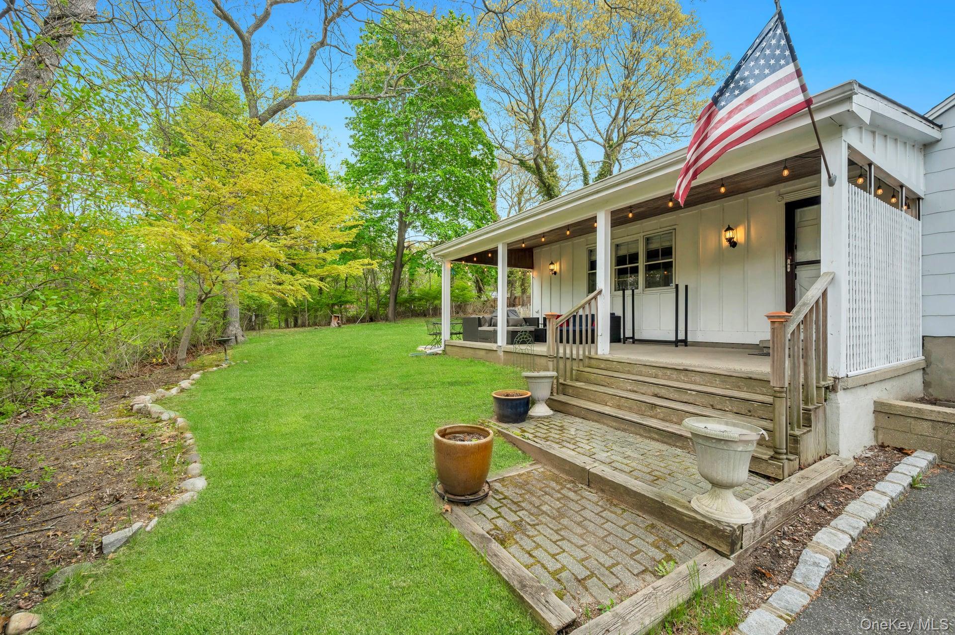 Single Family in Smithtown - Brooksite Suffolk County, NY 11787