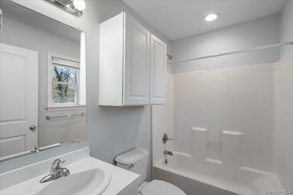 Single Family Sherman Avenue Suffolk County, NY 11946, MLS-992498-19
