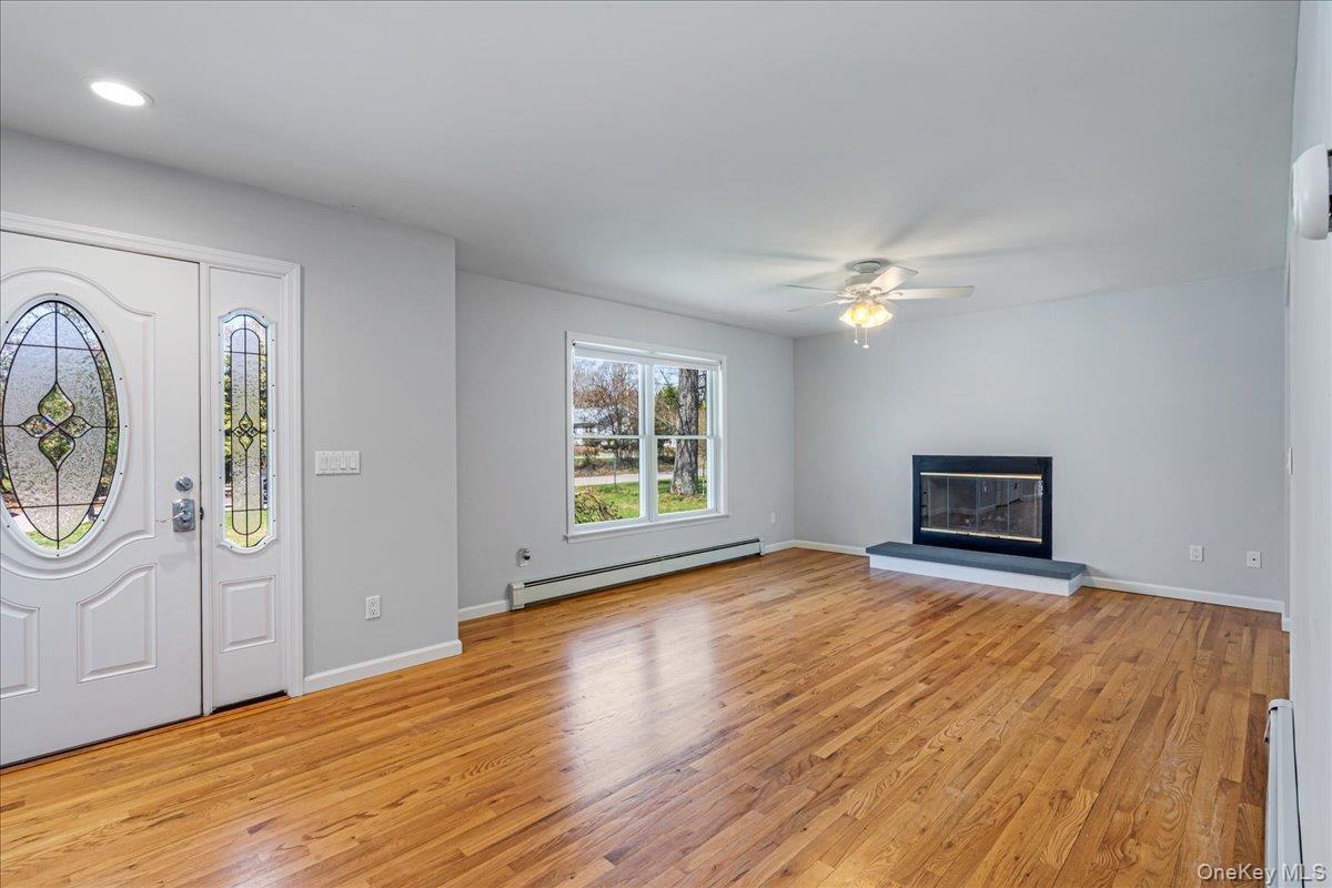 Single Family Sherman Avenue Suffolk County, NY 11946, MLS-992498-3