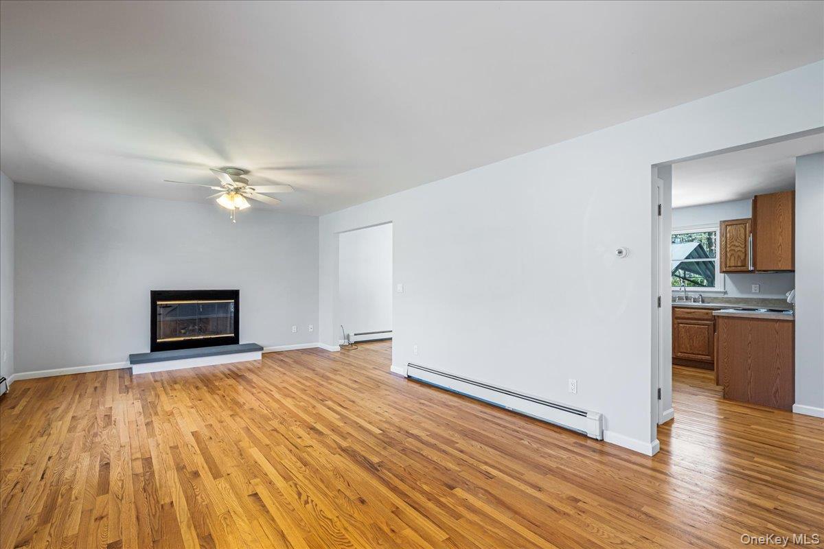 Single Family Sherman Avenue Suffolk County, NY 11946, MLS-992498-4