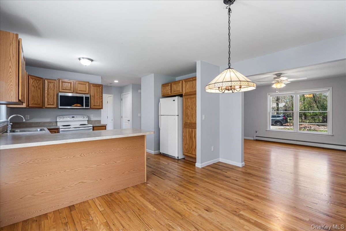 Single Family Sherman Avenue Suffolk County, NY 11946, MLS-992498-7