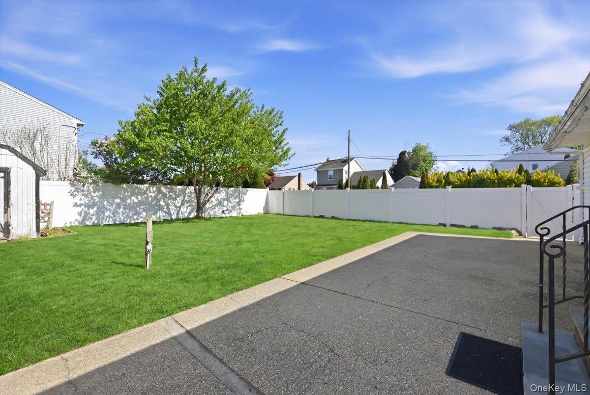 Single Family Gardner  Nassau County, NY 11801, MLS-992518-25