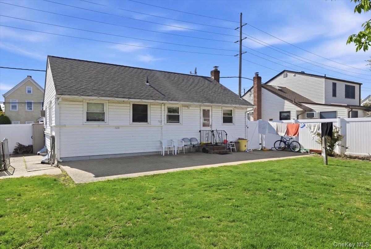 Single Family Gardner  Nassau County, NY 11801, MLS-992518-28