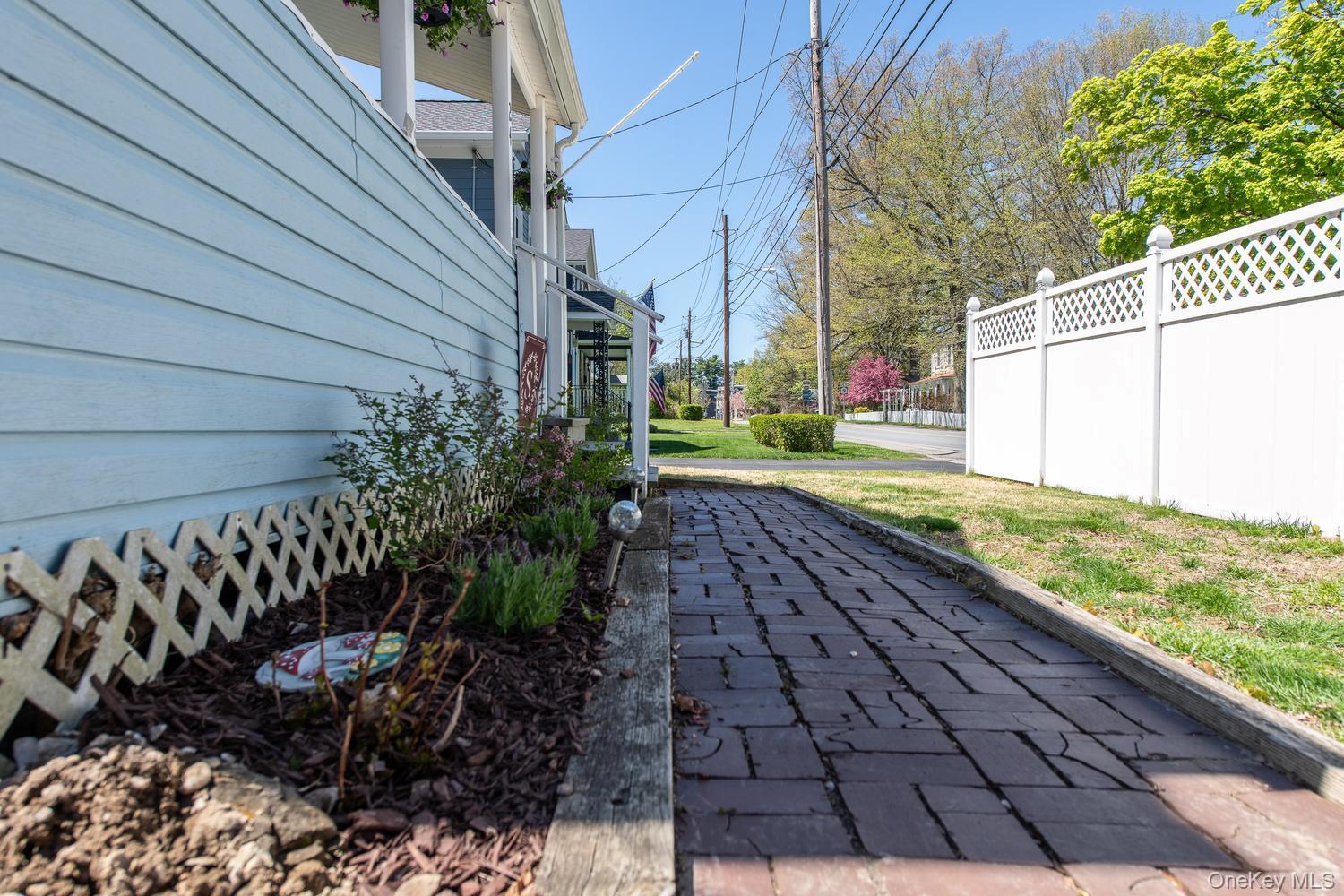 Single Family Market  Dutchess County, NY 12538, MLS-992539-45