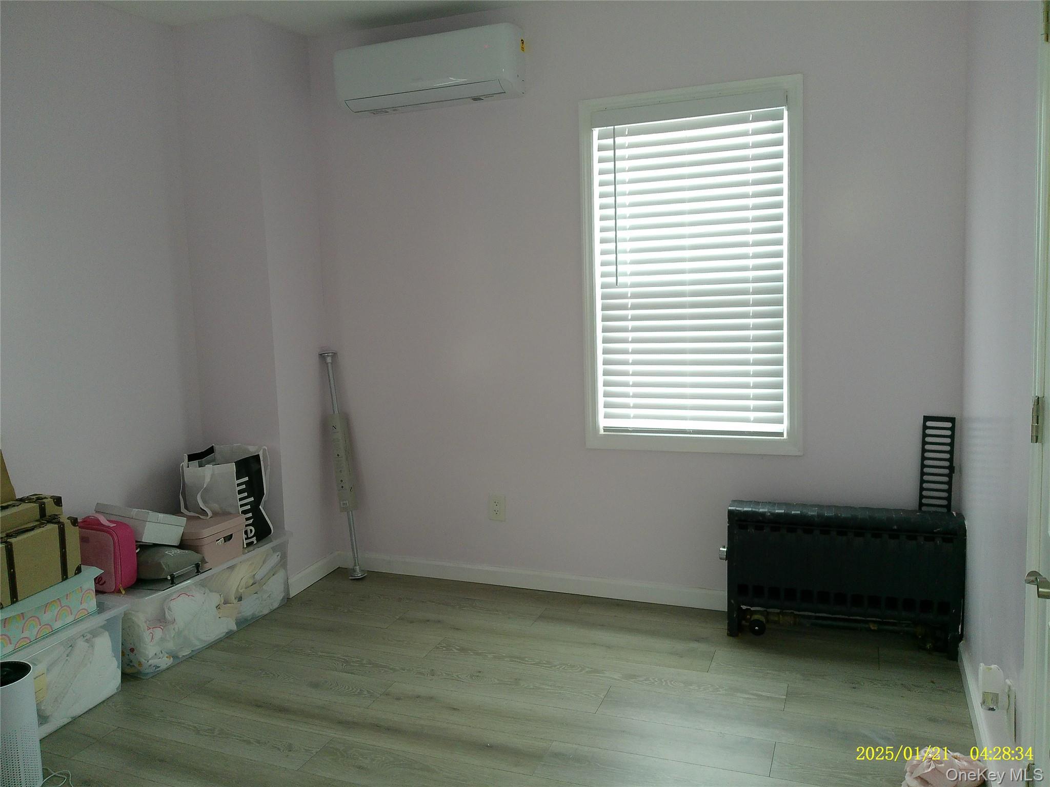 Single Family 194th  Queens, NY 11413, MLS-992540-16