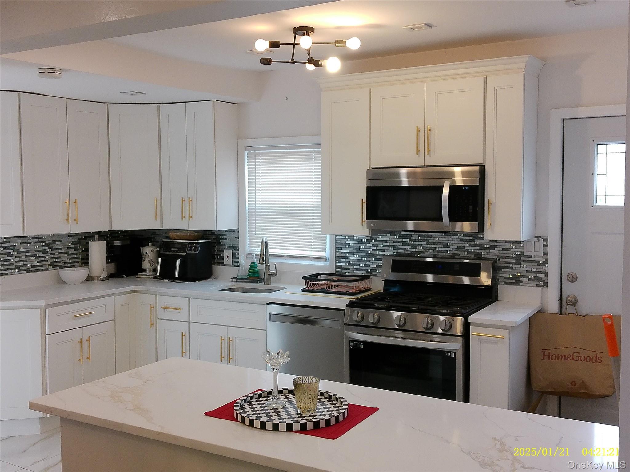 Single Family 194th  Queens, NY 11413, MLS-992540-5