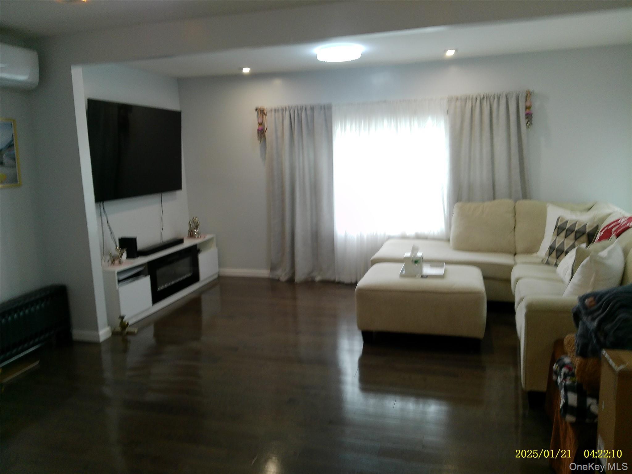Single Family 194th  Queens, NY 11413, MLS-992540-8