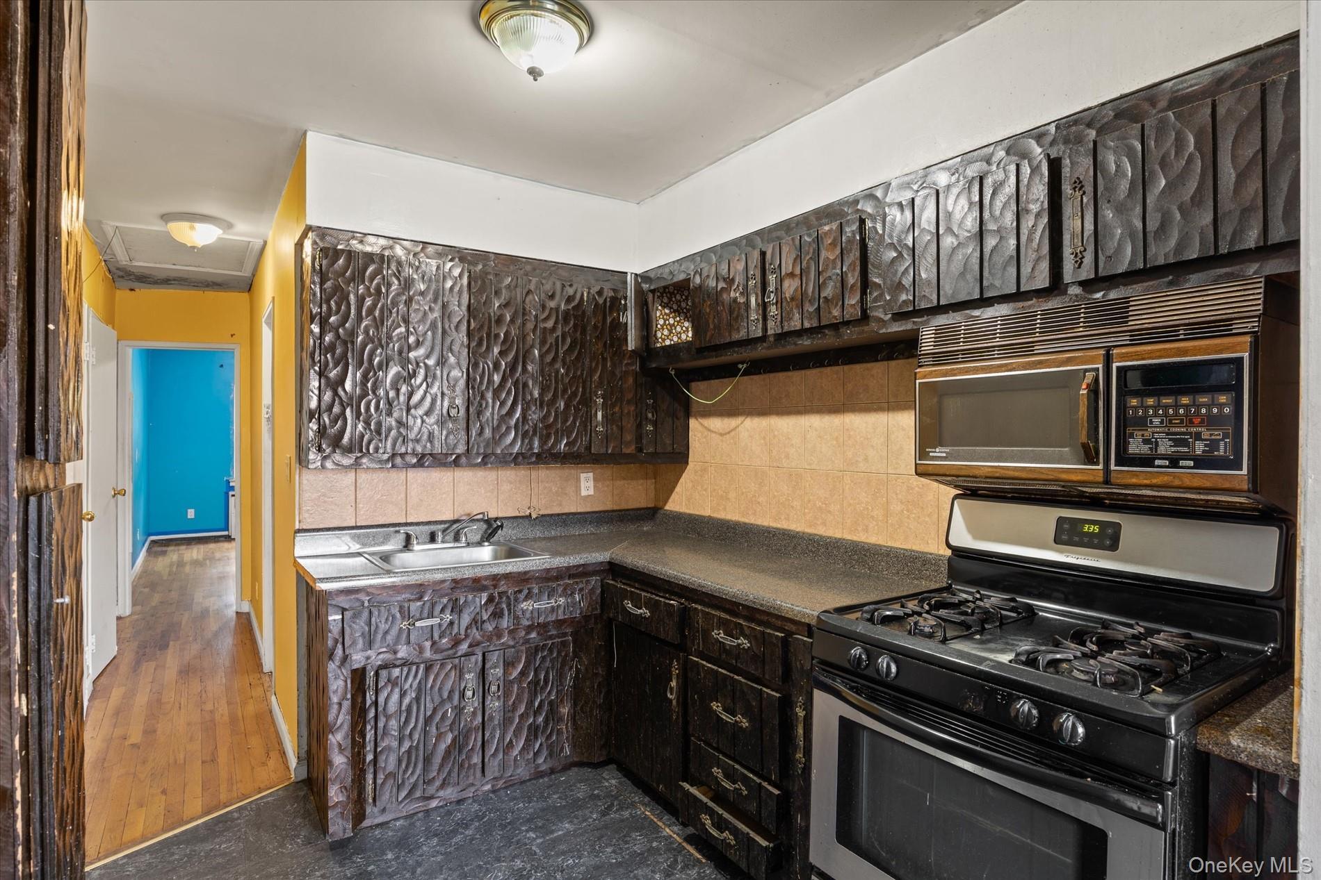Single Family E 53rd Place Brooklyn, NY 11234, MLS-992623-10