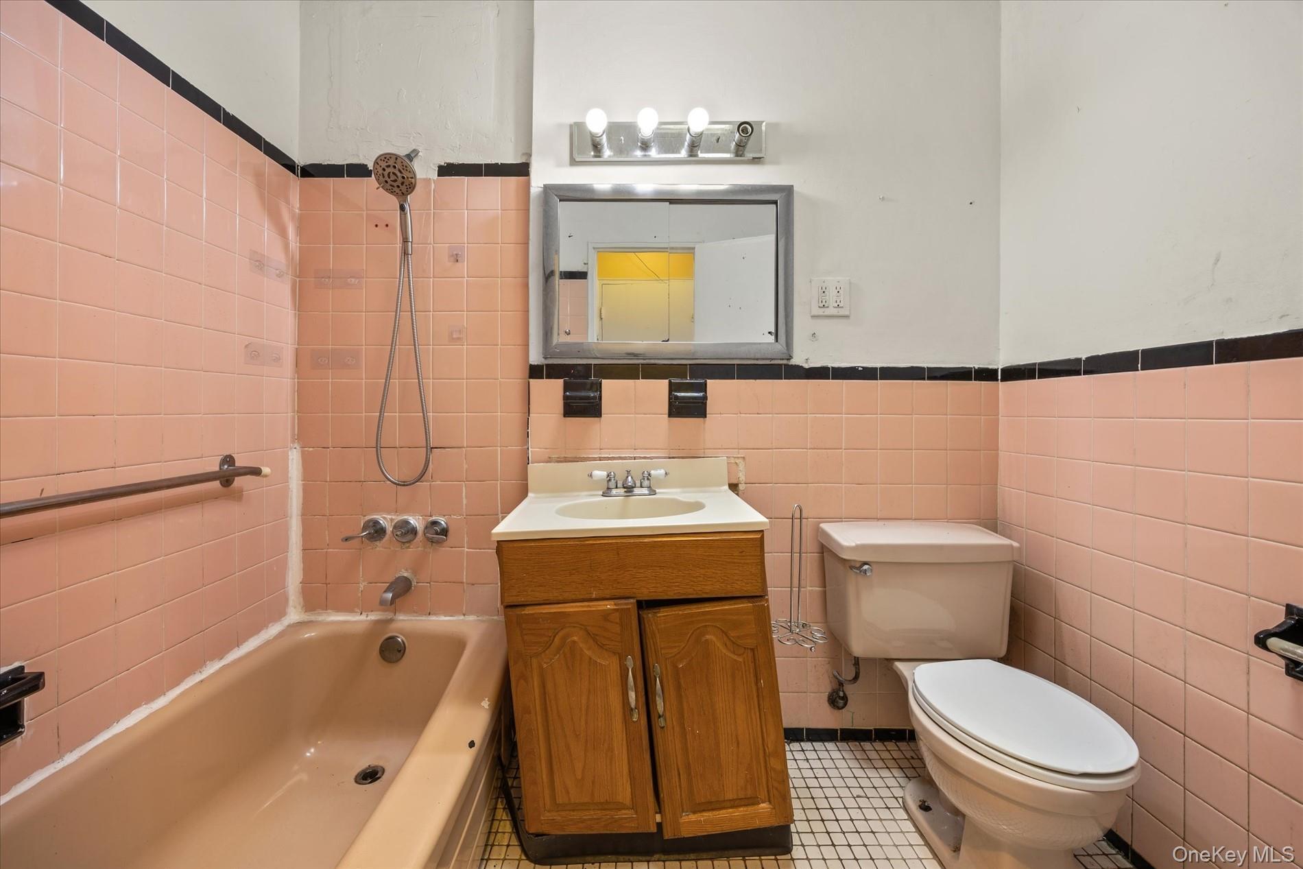 Single Family E 53rd Place Brooklyn, NY 11234, MLS-992623-17