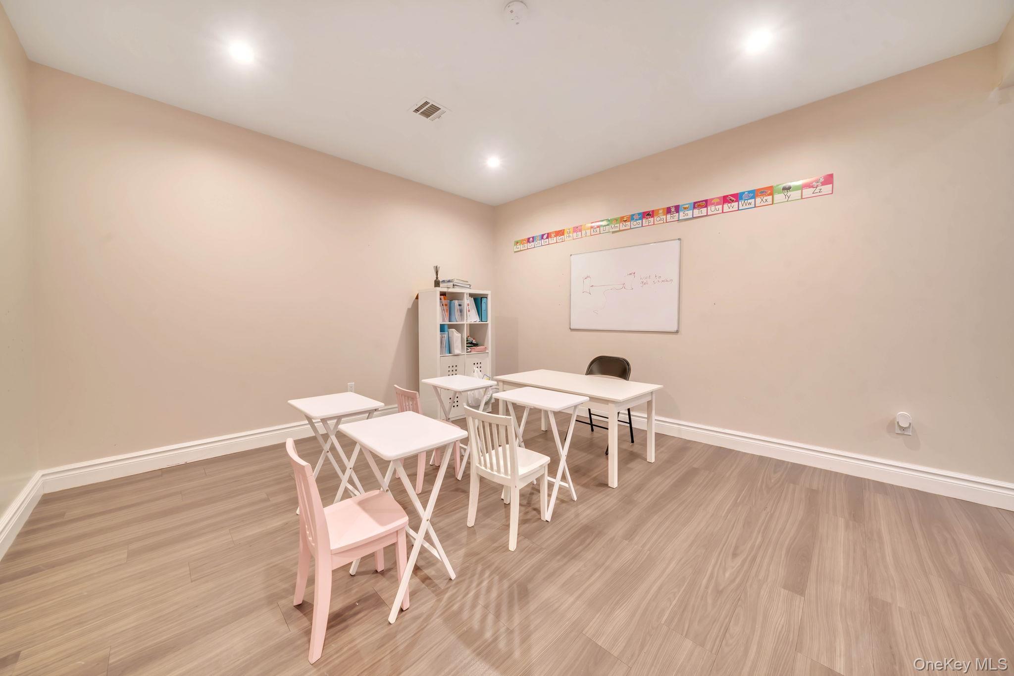 Single Family Dalewood Drive Rockland County, NY 10901, MLS-992639-32