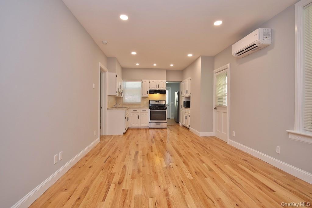 Single Family 235th  Bronx, NY 10470, MLS-992640-11