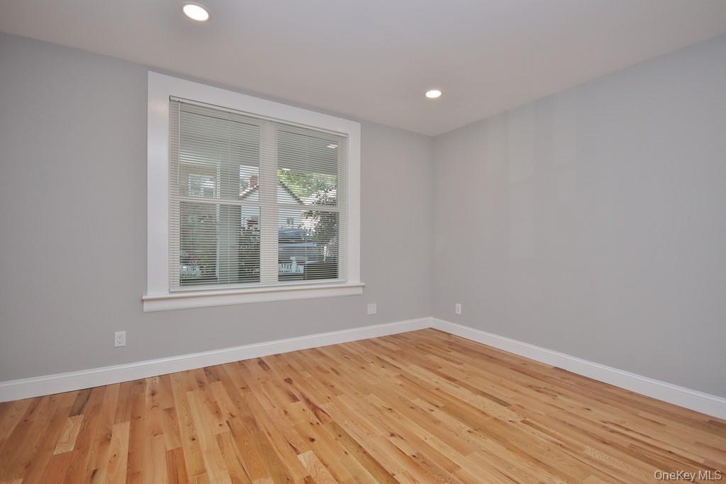 Single Family 235th  Bronx, NY 10470, MLS-992640-17