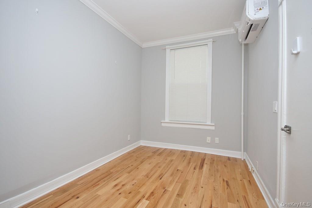 Single Family 235th  Bronx, NY 10470, MLS-992640-19