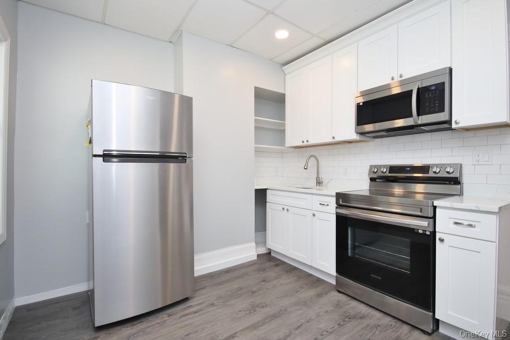 Single Family 235th  Bronx, NY 10470, MLS-992640-21