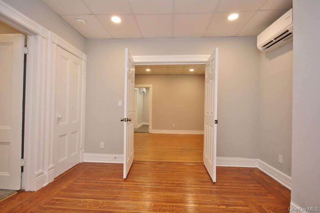 Single Family 235th  Bronx, NY 10470, MLS-992640-31