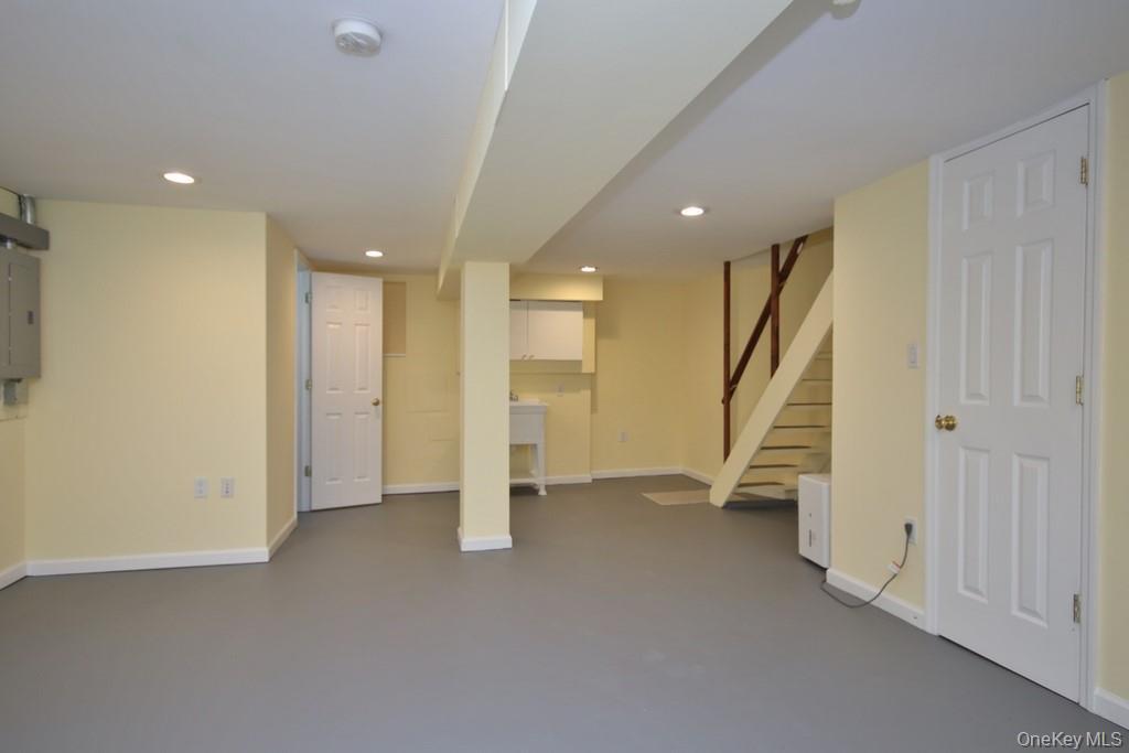Single Family 235th  Bronx, NY 10470, MLS-992640-35