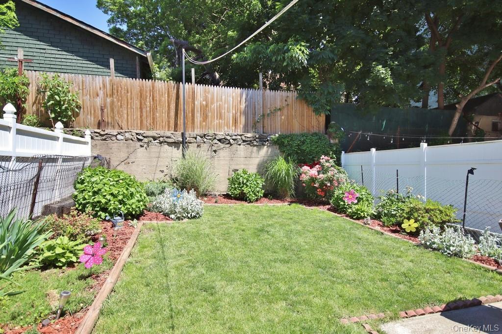 Single Family 235th  Bronx, NY 10470, MLS-992640-5