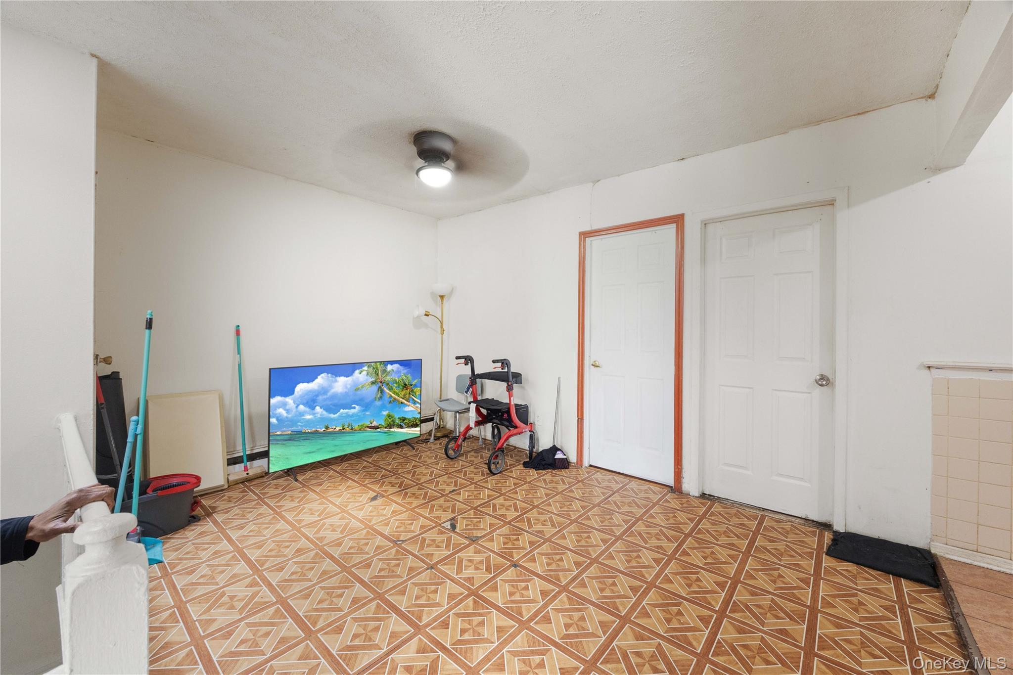Single Family Commonwealth Bronx, NY 10473, MLS-992662-20