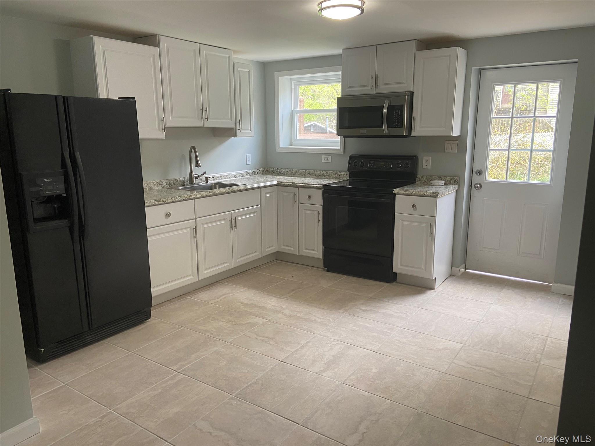 Single Family Highview  Suffolk County, NY 11784, MLS-992741-12