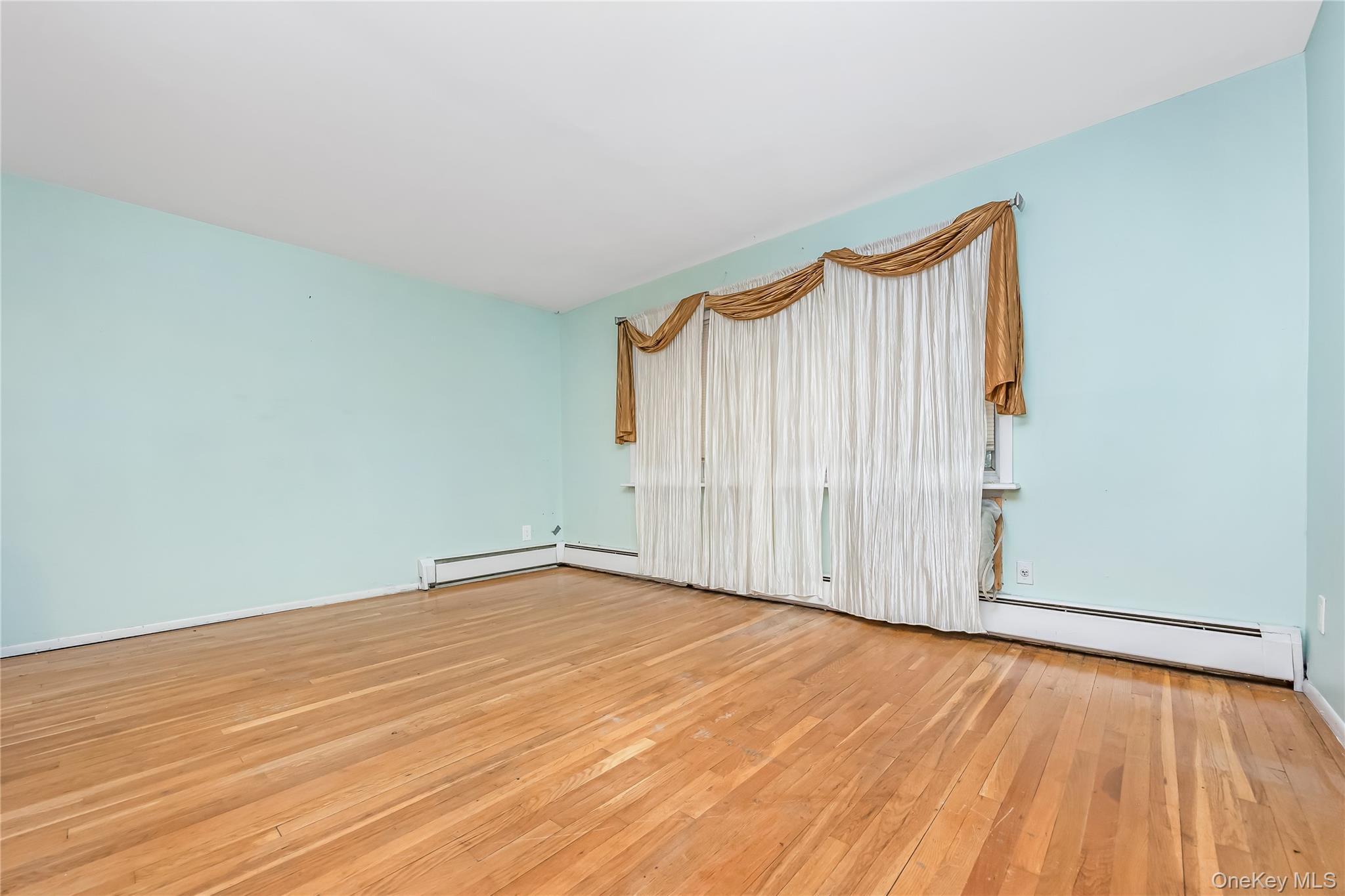 Single Family Depot Road Queens, NY 11358, MLS-992774-13