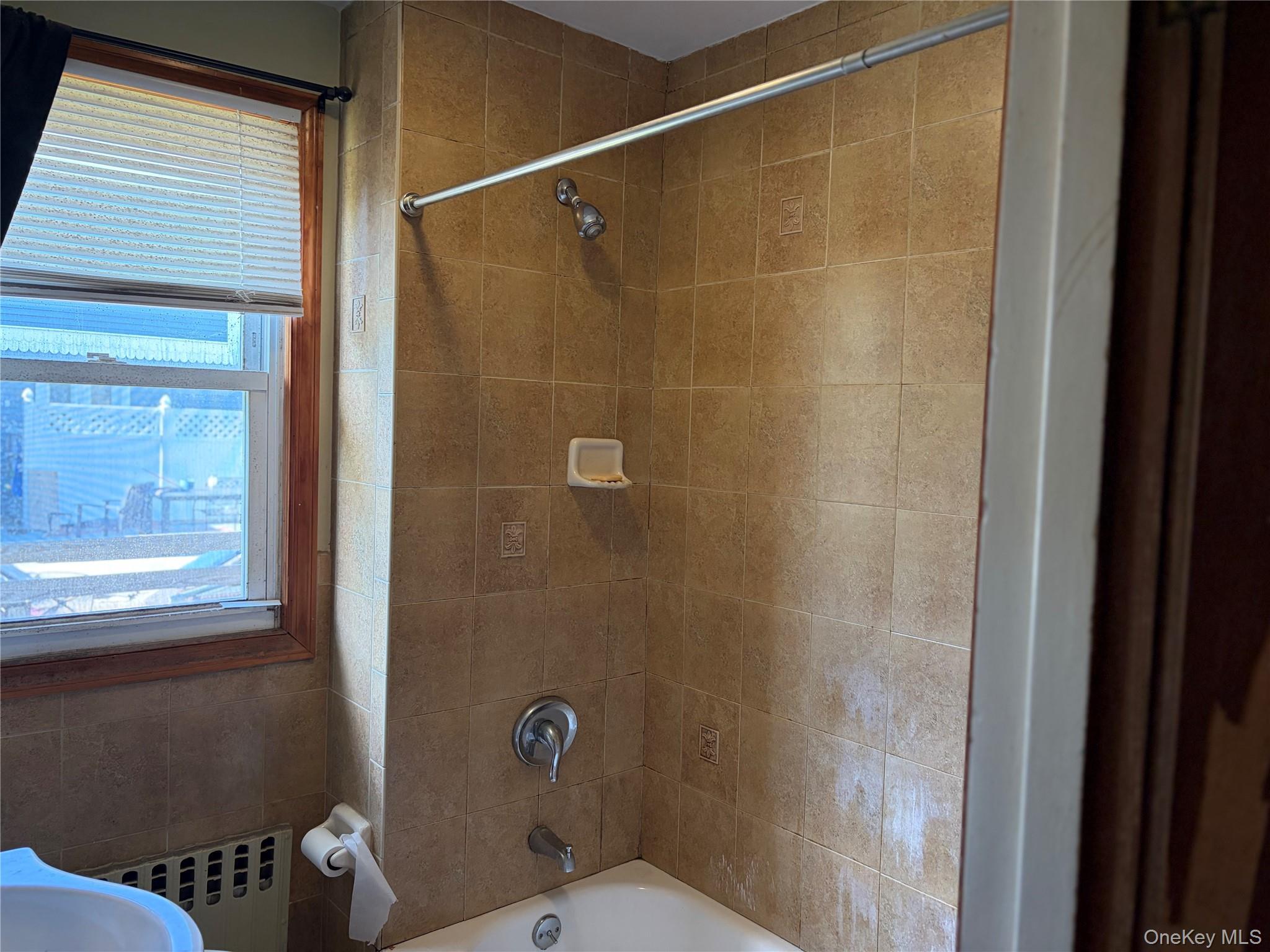 Single Family Minnieford Bronx, NY 10464, MLS-992790-5