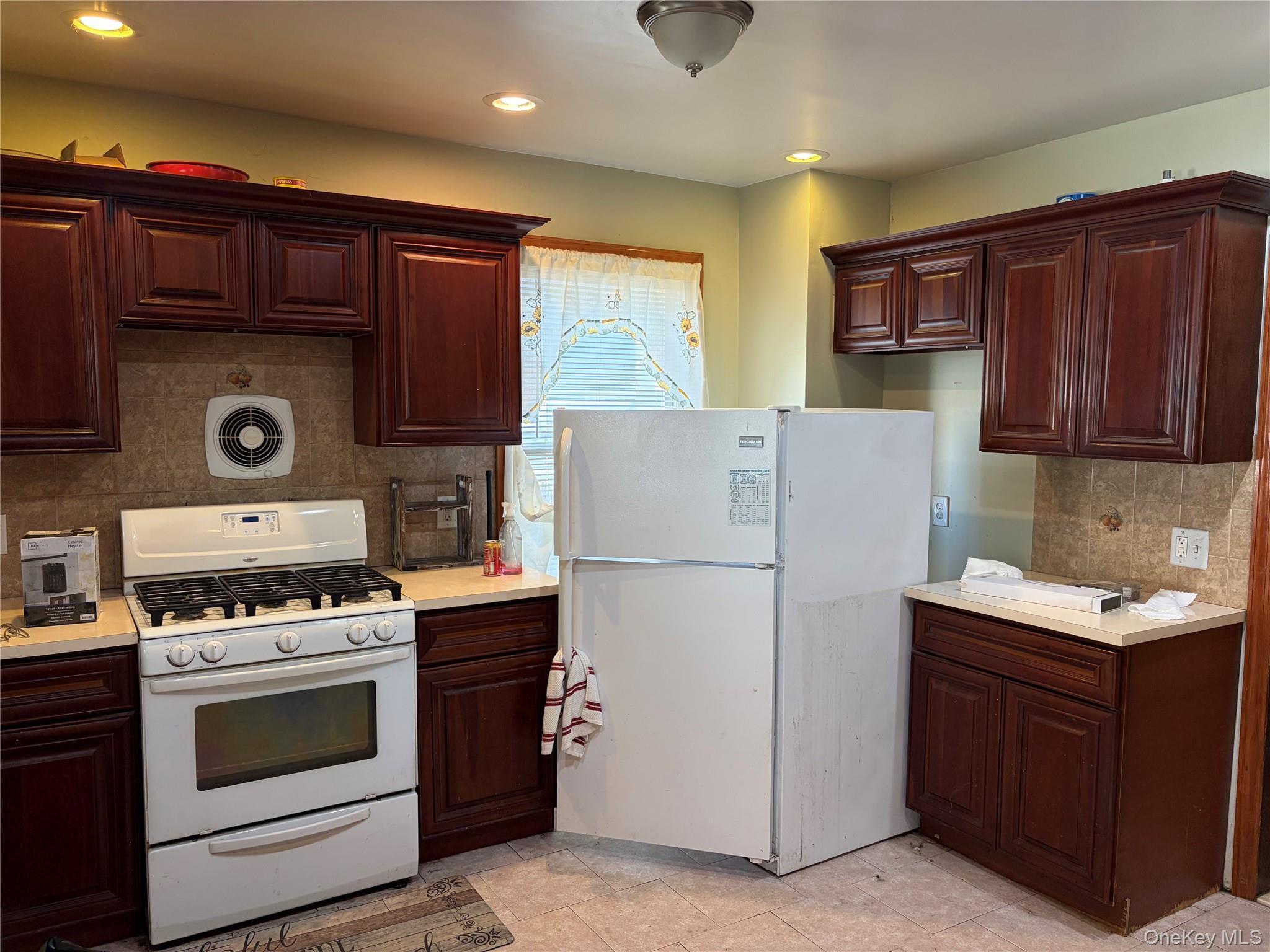 Single Family Minnieford Bronx, NY 10464, MLS-992790-6