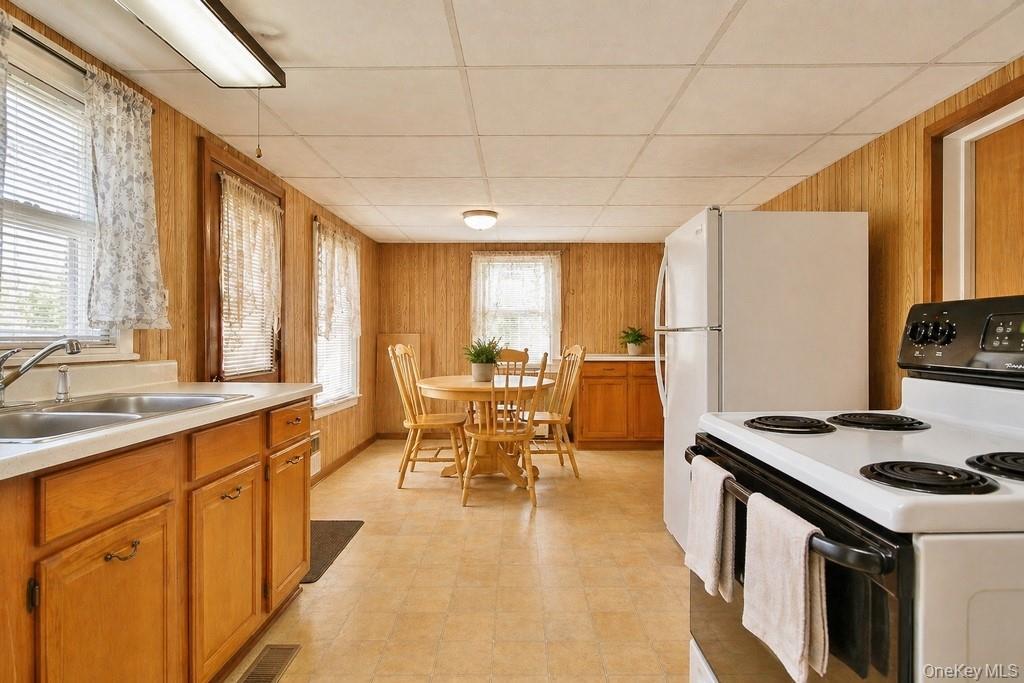 Single Family Irish Cape  Ulster County, NY 12458, MLS-992812-7