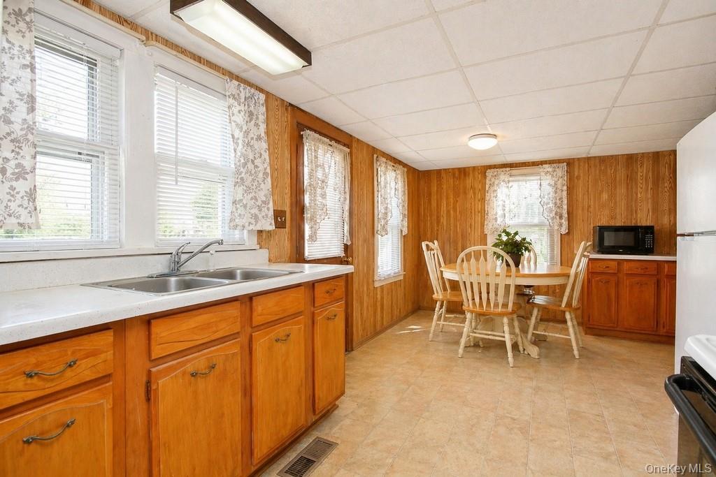 Single Family Irish Cape  Ulster County, NY 12458, MLS-992812-8