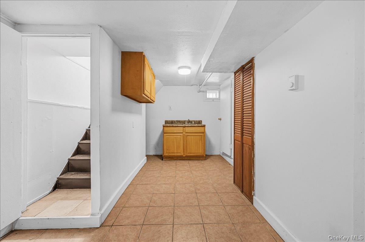 Single Family 202th  Queens, NY 11423, MLS-992849-13