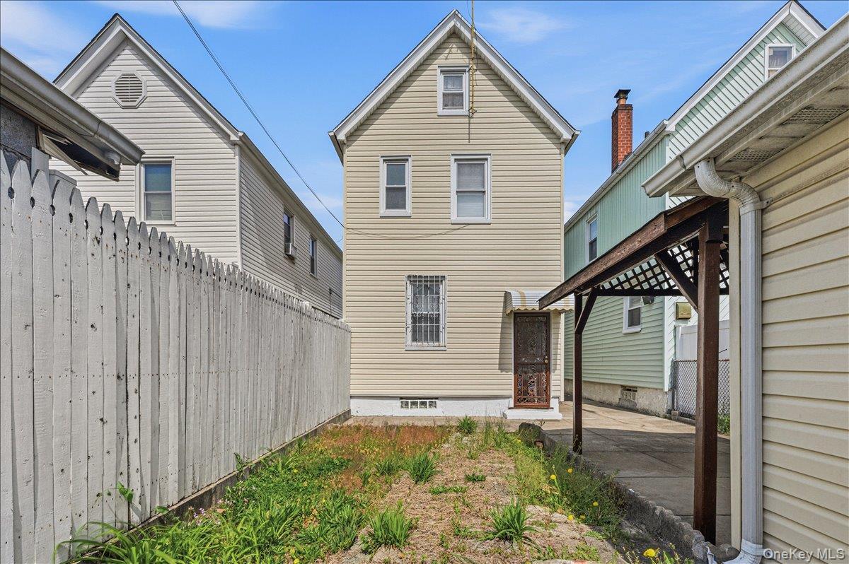 Single Family 202th  Queens, NY 11423, MLS-992849-22