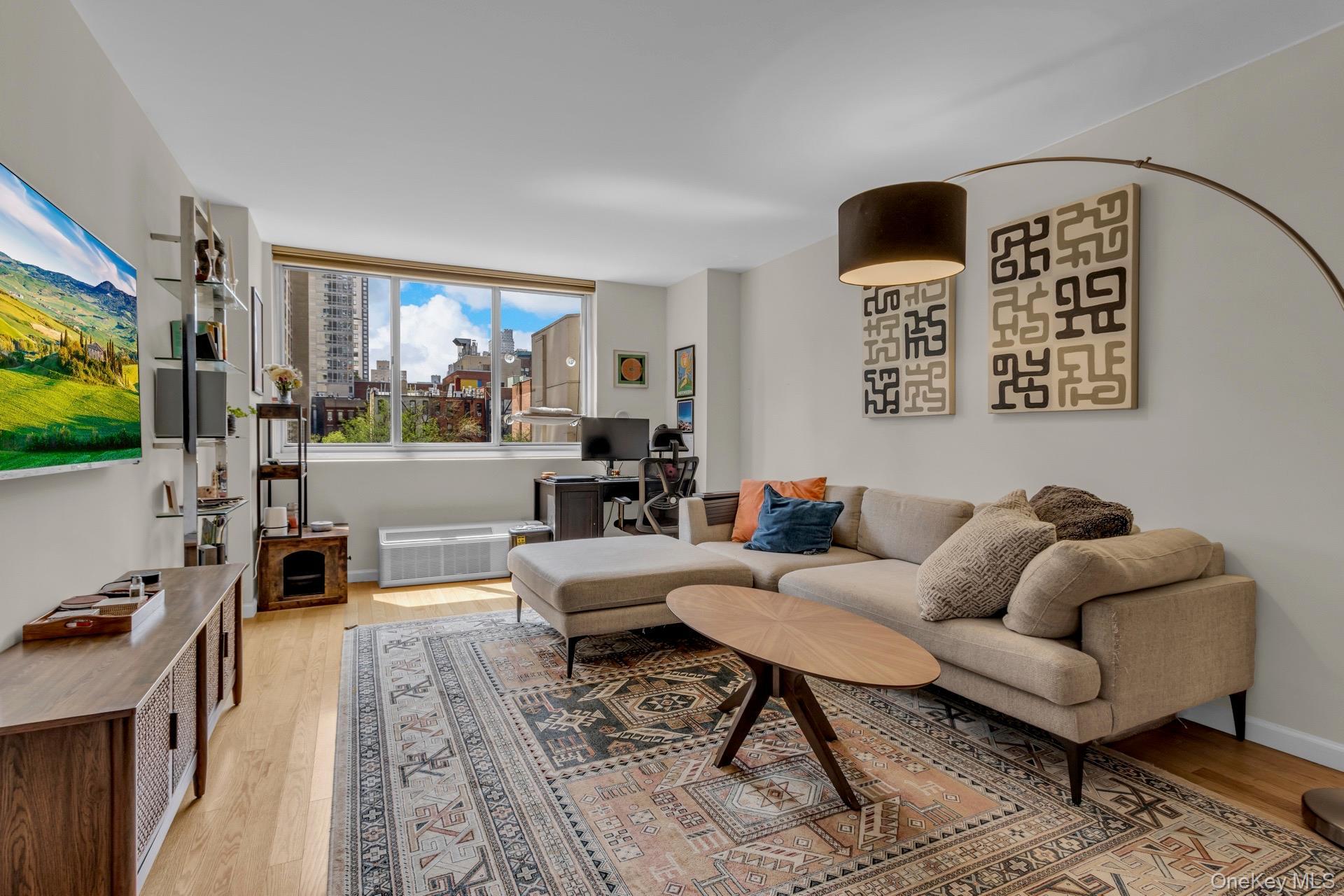 Apartment 93rd  Manhattan, NY 10128, MLS-992874-13