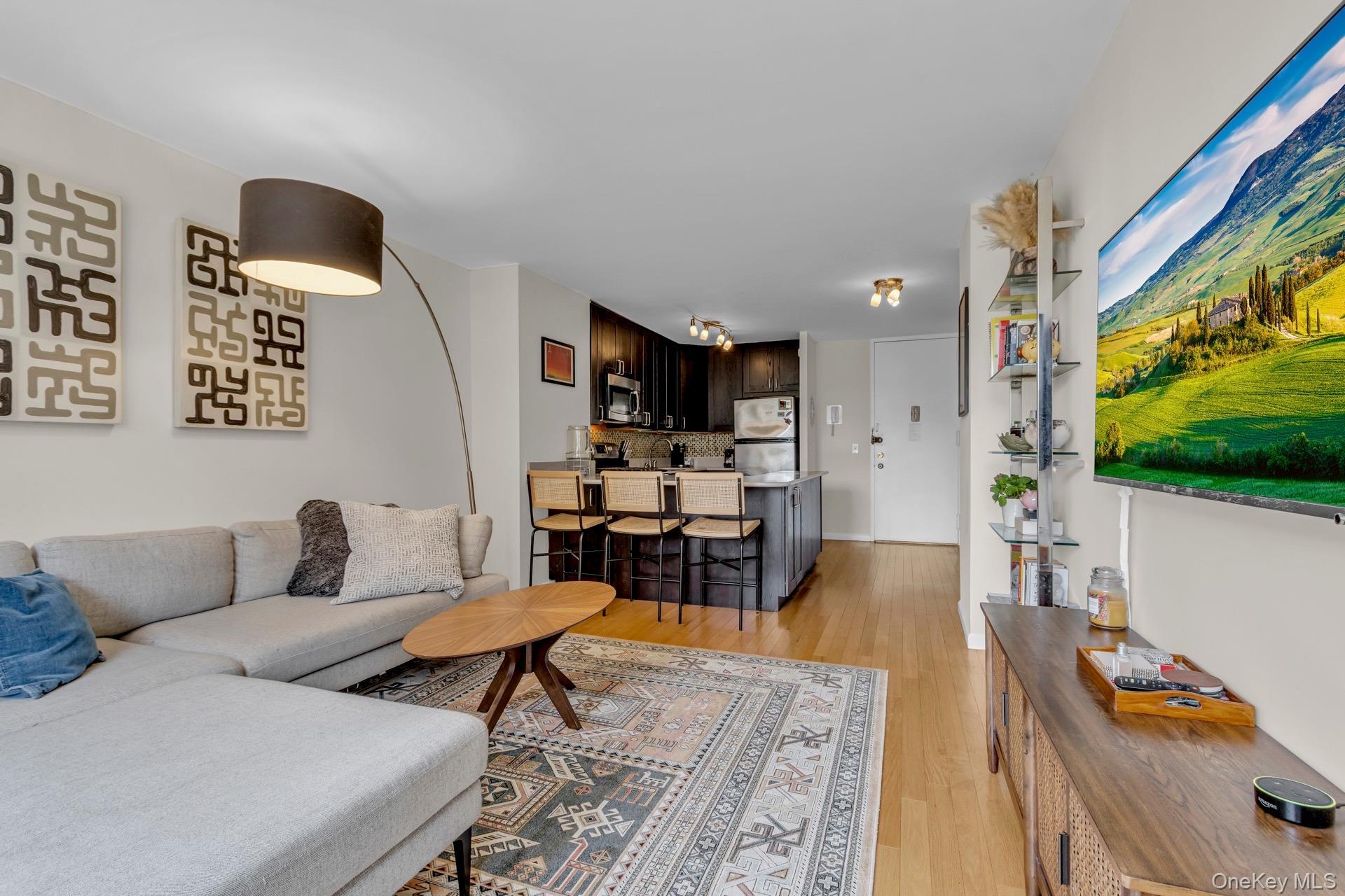 Apartment 93rd  Manhattan, NY 10128, MLS-992874-15