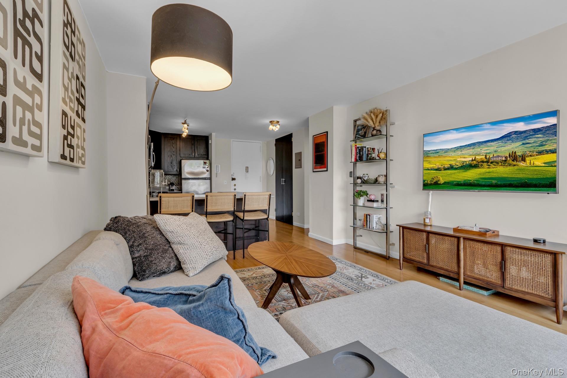 Apartment 93rd  Manhattan, NY 10128, MLS-992874-17