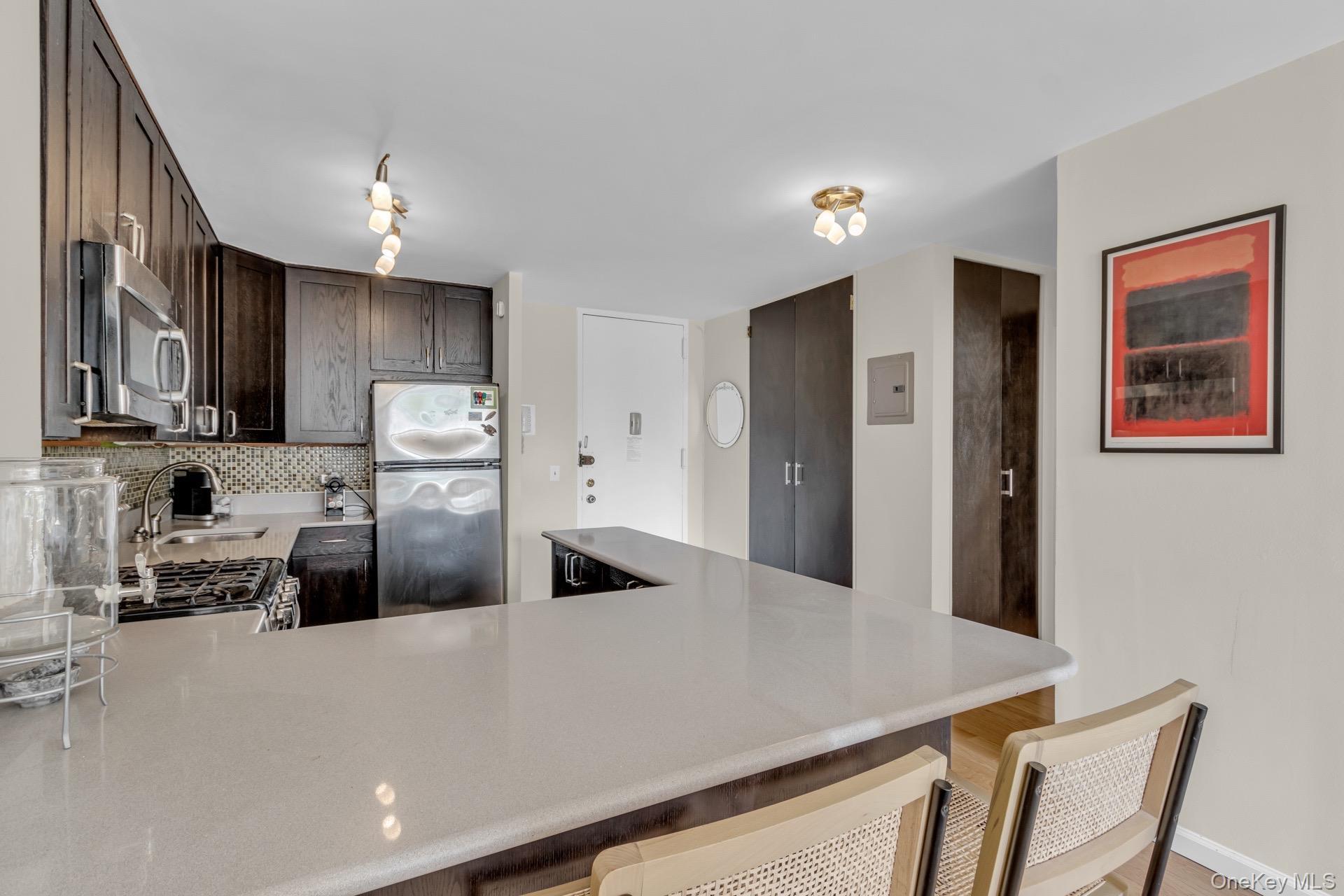 Apartment 93rd  Manhattan, NY 10128, MLS-992874-18