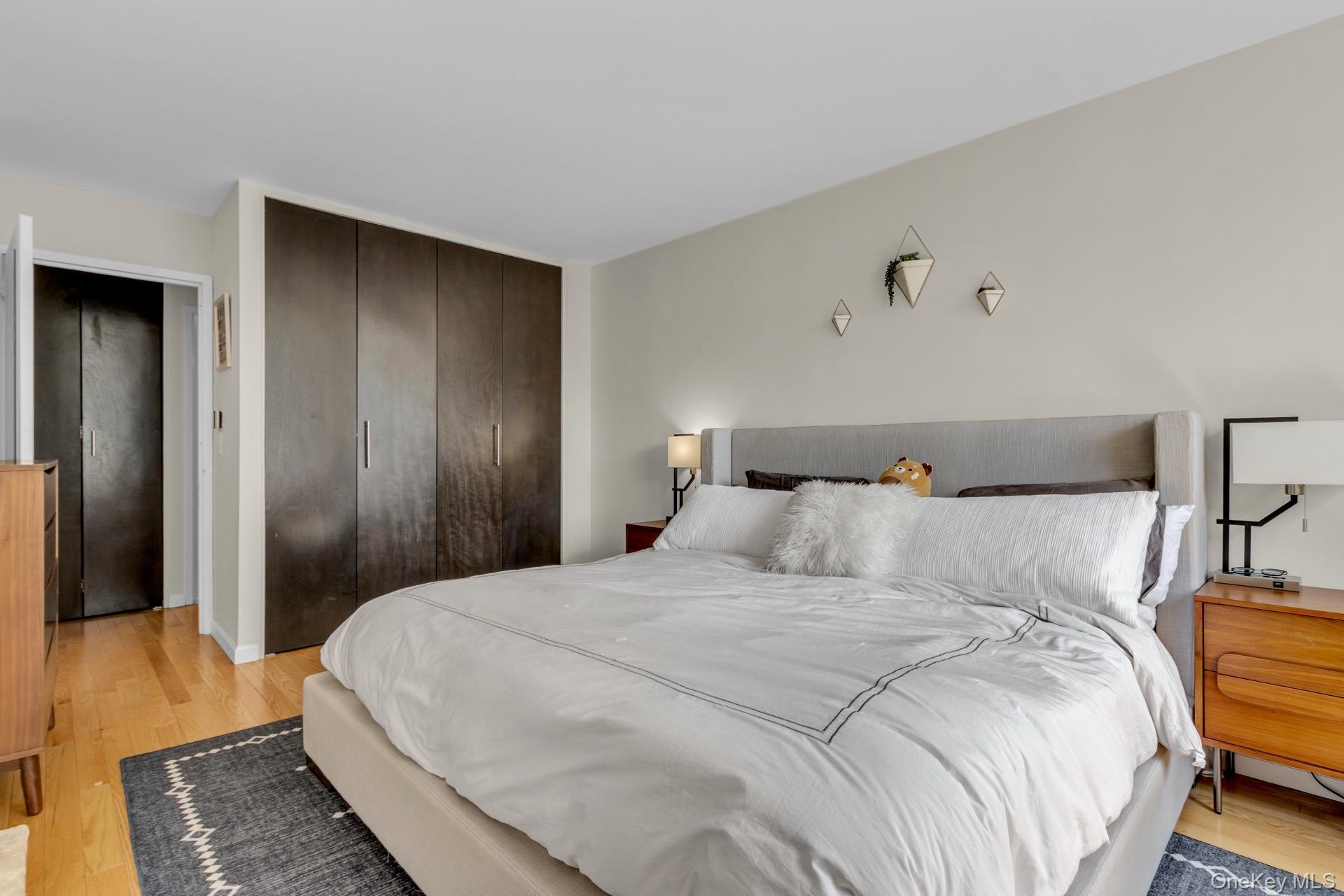 Apartment 93rd  Manhattan, NY 10128, MLS-992874-24
