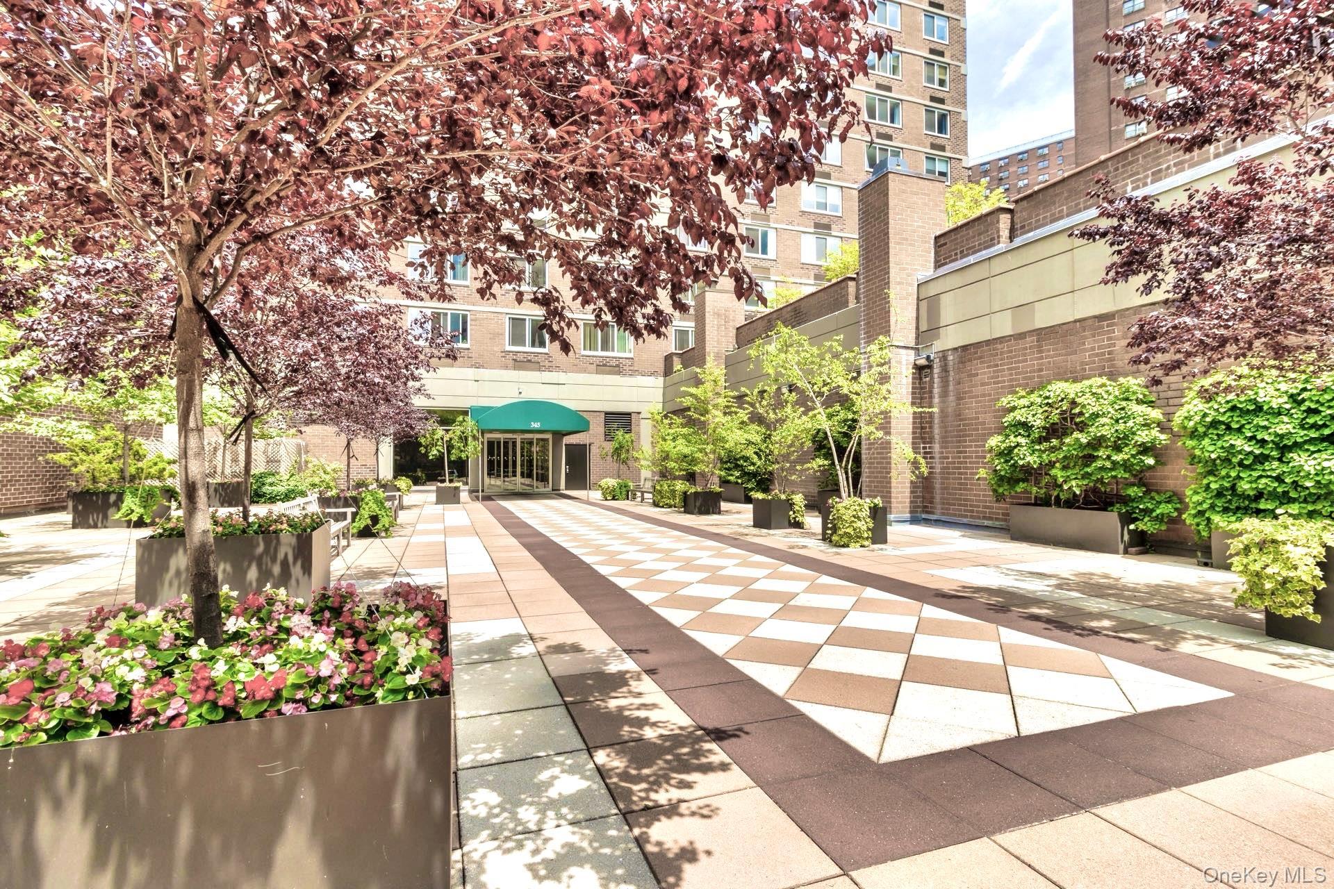 Apartment 93rd  Manhattan, NY 10128, MLS-992874-27