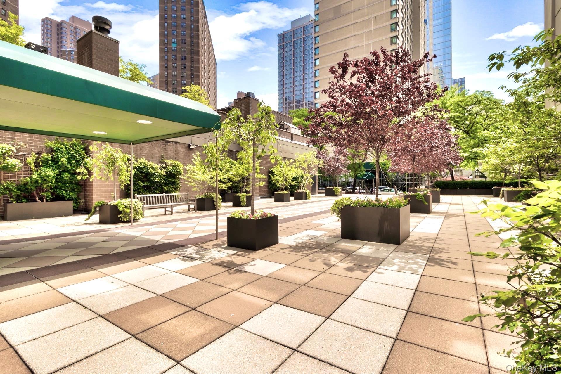 Apartment 93rd  Manhattan, NY 10128, MLS-992874-30